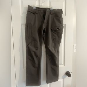 Like new Truewerk cargo work pants